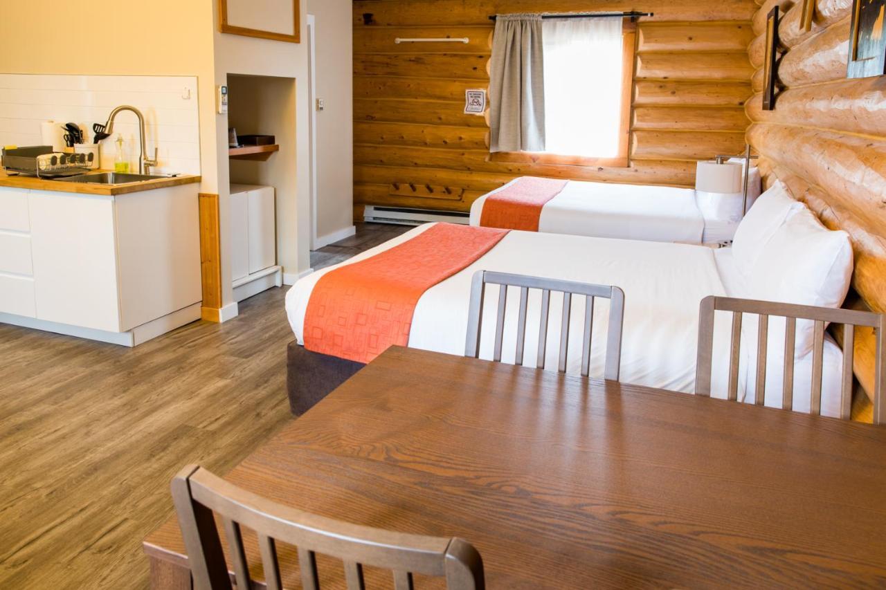 Glacier House Hotel & Resort Ревелсток Экстерьер фото