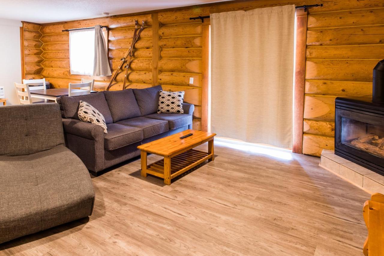 Glacier House Hotel & Resort Ревелсток Экстерьер фото