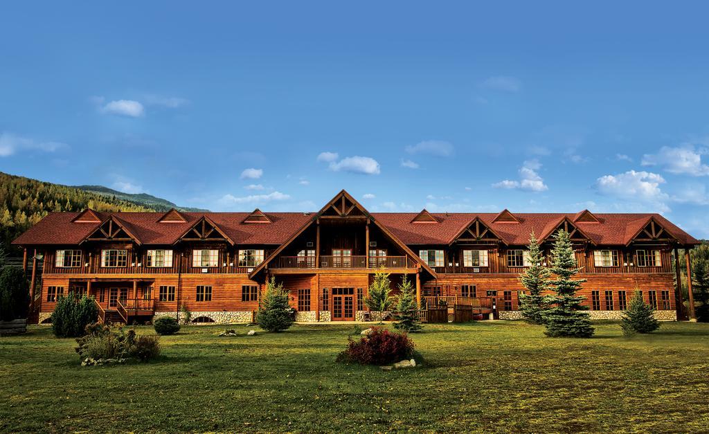 Glacier House Hotel & Resort Ревелсток Экстерьер фото